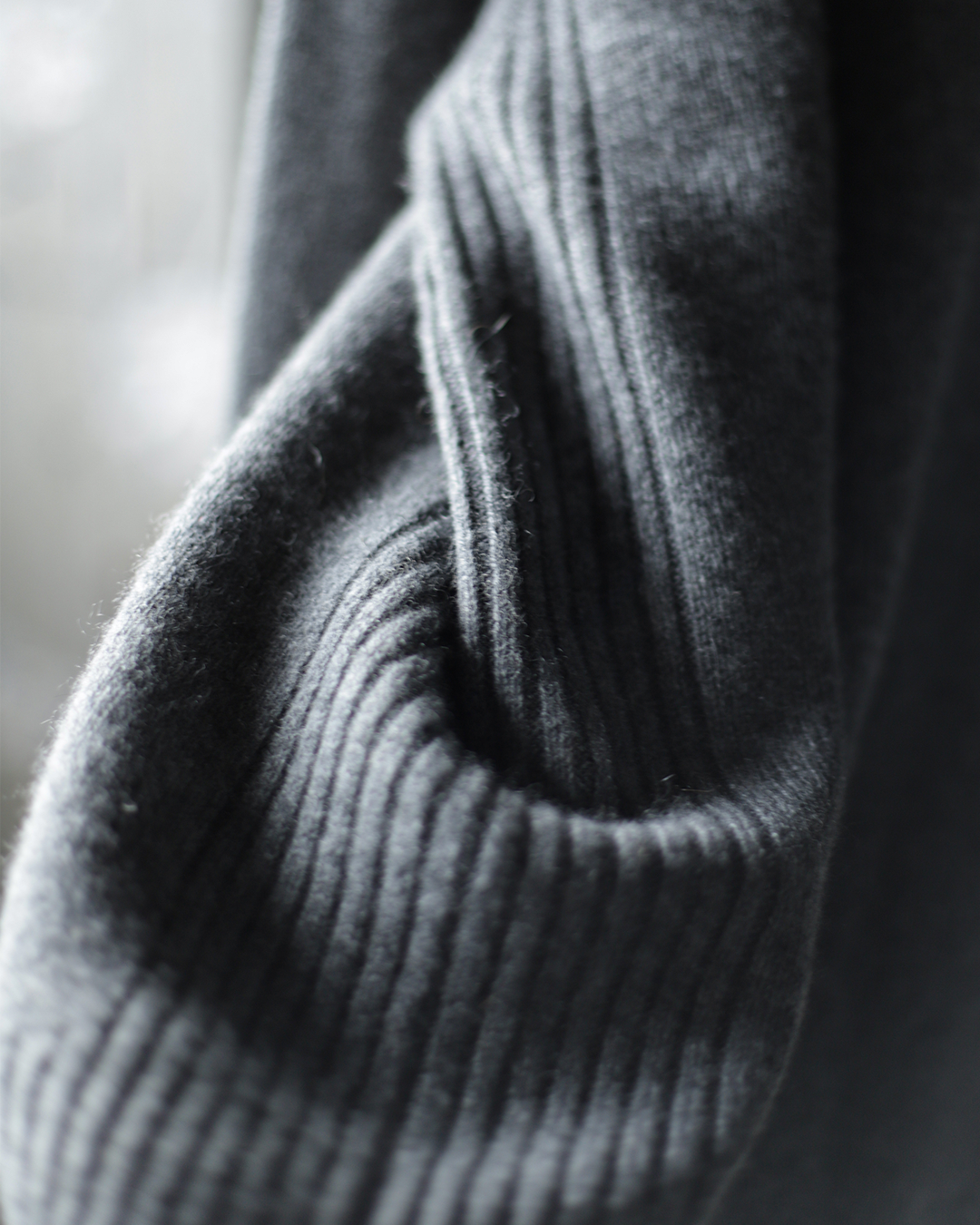 Ivy Crew Neck Cashmere Sweater