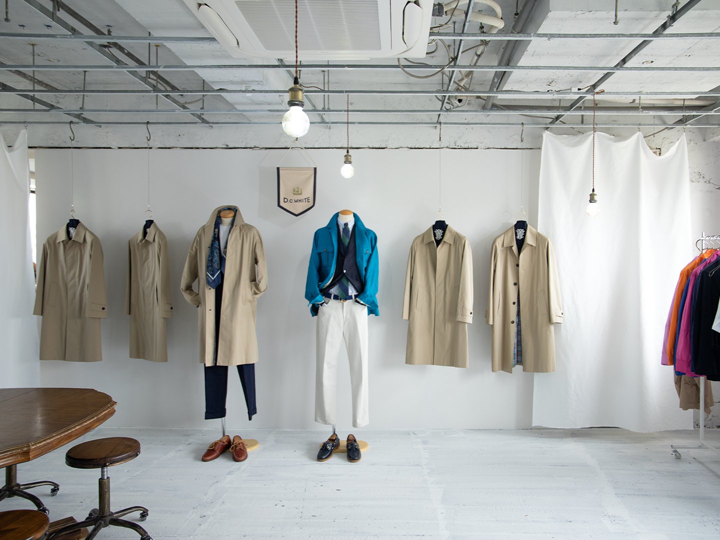 D.C.WHITE The SHOWROOM の店内